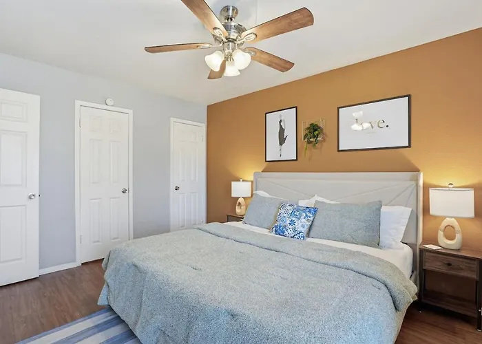 Pleasant 2bd Tcu Walkable, Heartwarming And Spacious Fort Worth