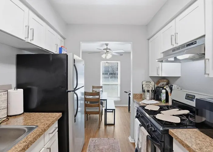 Pleasant 2bd Tcu Walkable, Heartwarming And Spacious *