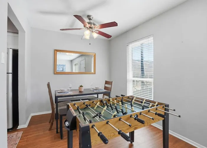 Pleasant 2bd Tcu Walkable, Heartwarming And Spacious Apartment