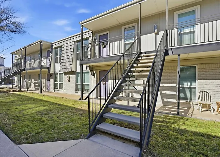 Pleasant 2bd Tcu Walkable, Heartwarming And Spacious *